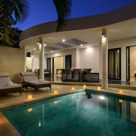Villa Maharani Seminyak Exterior foto